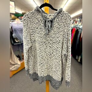 Miracle USA Ladies SM/MED White and Black Hooded Sweater